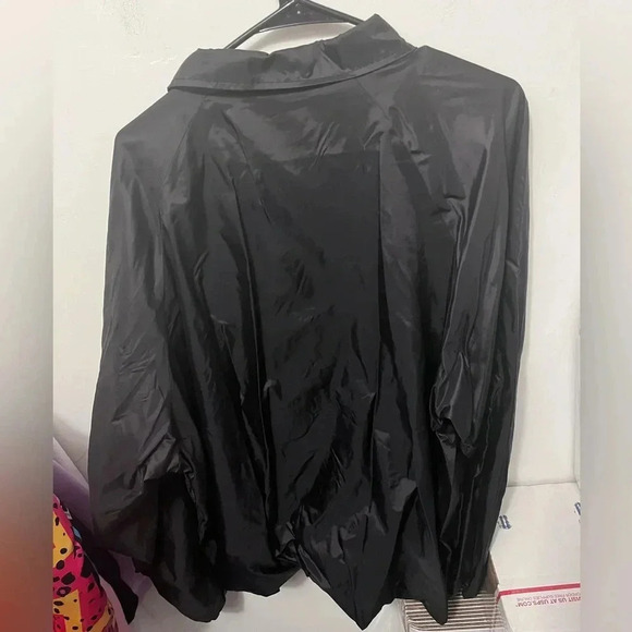 Black windbreaker jacket - Picture 3 of 4